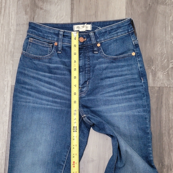 Madewell Curvy High Rise Skinny Jeans - Picture 7 of 13